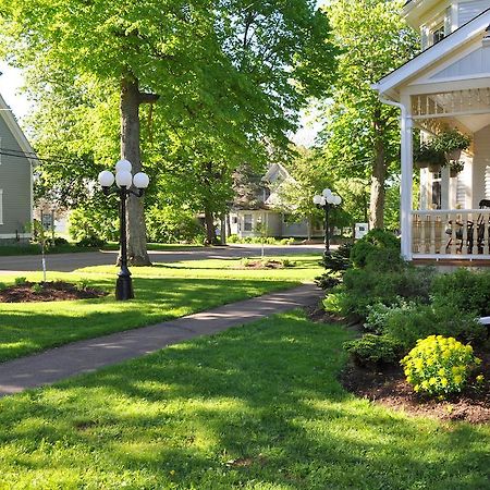 Summerside Inn Bed And Breakfast ภายนอก รูปภาพ