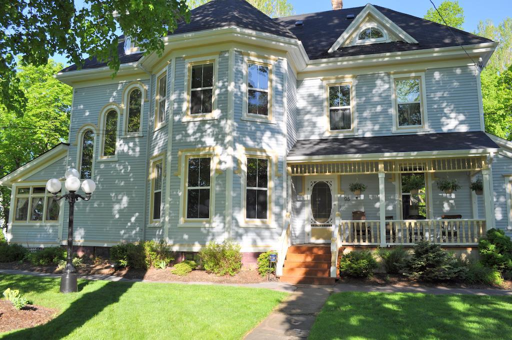 Summerside Inn Bed And Breakfast ภายนอก รูปภาพ