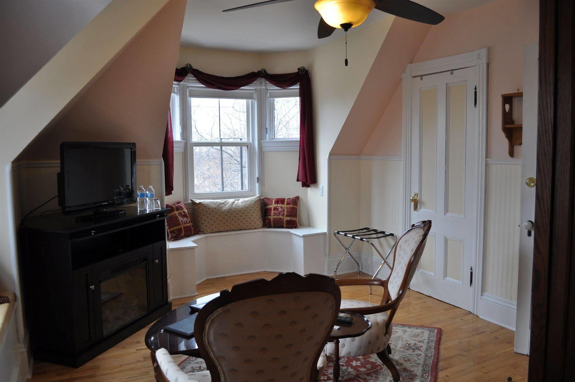 Summerside Inn Bed And Breakfast ภายนอก รูปภาพ