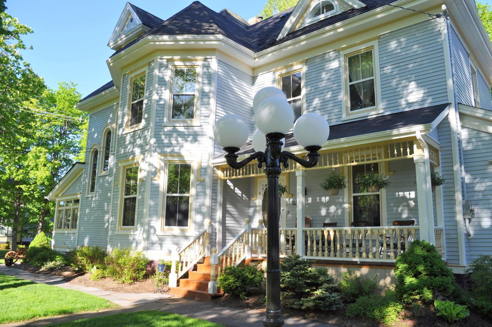 Summerside Inn Bed And Breakfast ภายนอก รูปภาพ